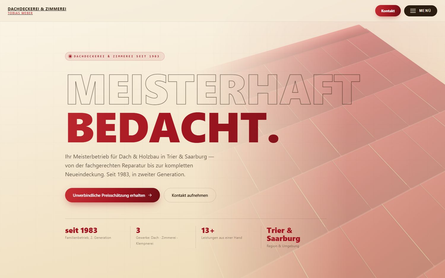 Startseite der Dachdeckerei: Schriftzug &bdquo;Meisterhaft bedacht&ldquo; vor einer Ziegelfl&auml;che
